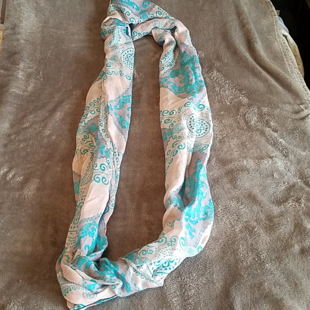 Scarf - Picture 3 of 3